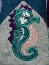 Personalized Seahorse Hooded Towel – Kids Bath & Beach Towel – Mermaid Theme – Custom Name Gift